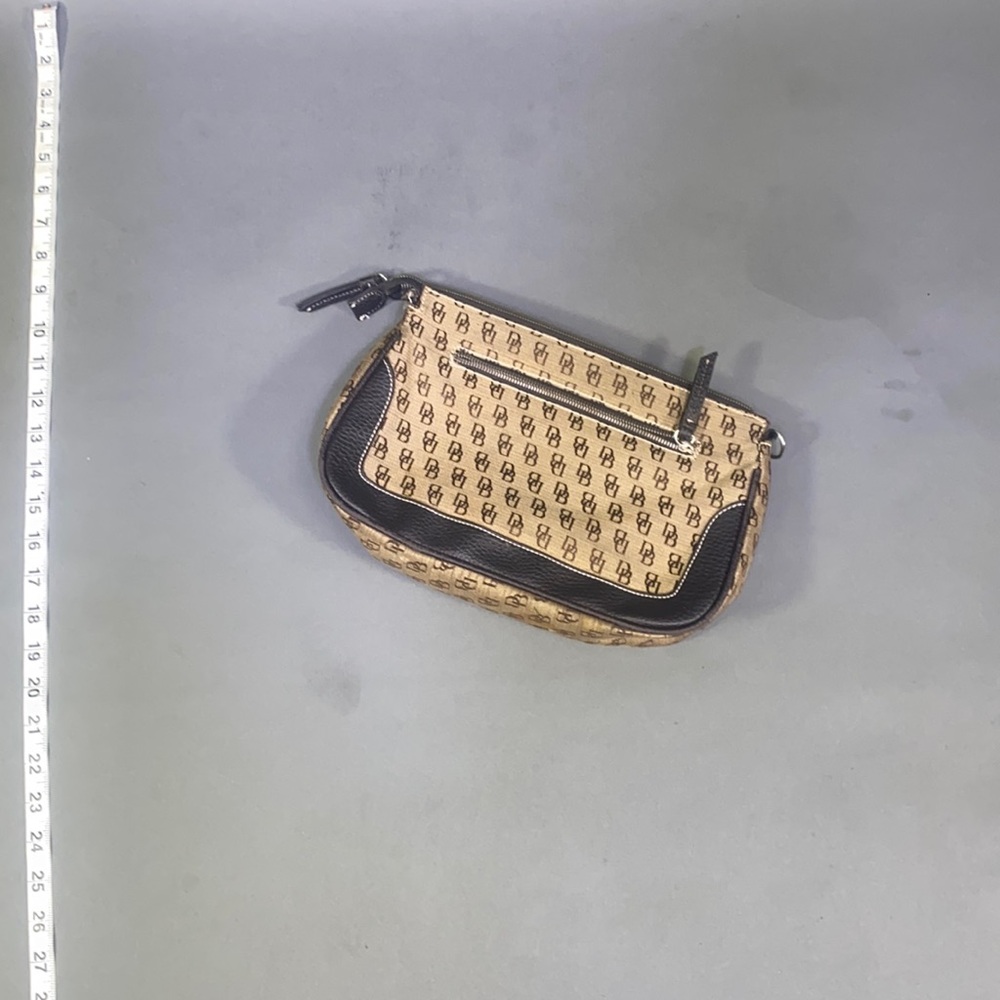 Dooney & Bourke Hand bag